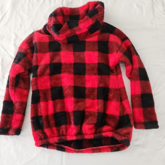 Old Navy Other - Old navy girls size 5T red plaid fleece pullover #AB2
